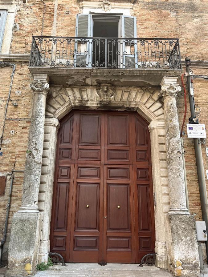 B&B Palazzo Lombardi Lucera Esterno foto